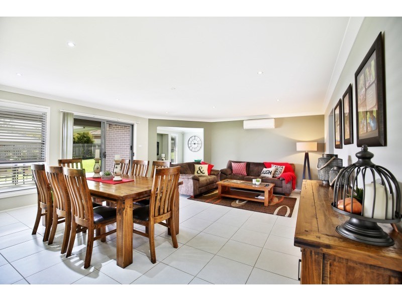 9 Meyer Place, Bomaderry NSW 2541