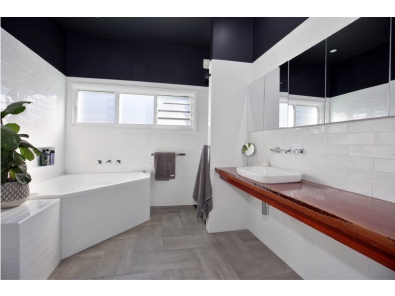 47 RENOWN AVENUE, Shoalhaven Heads NSW 2535