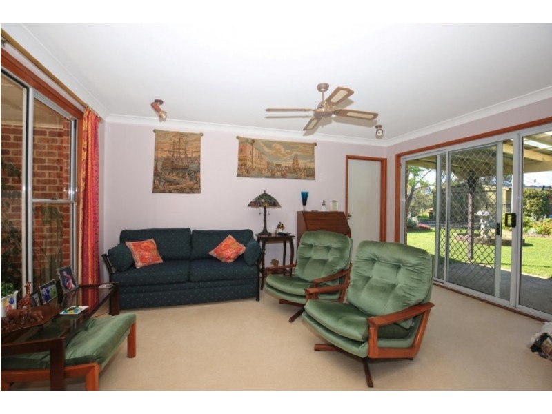 35 ABERNETHYS LANE, Meroo Meadow NSW 2540