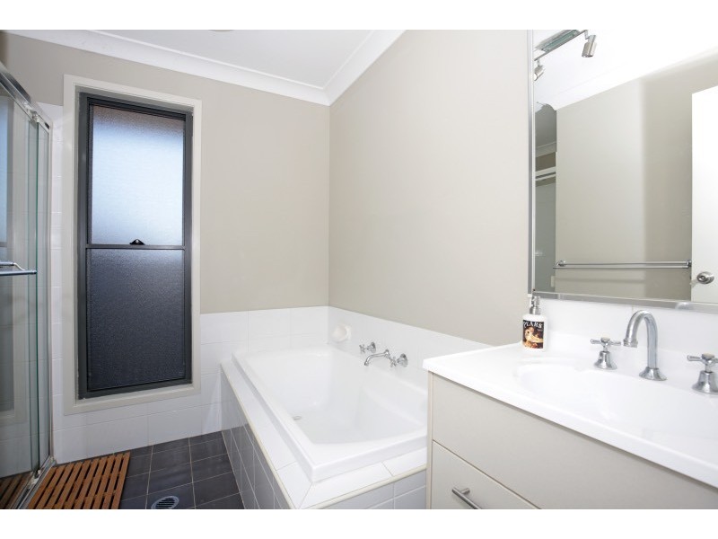 3 Ruby Lane, Meroo Meadow NSW 2540