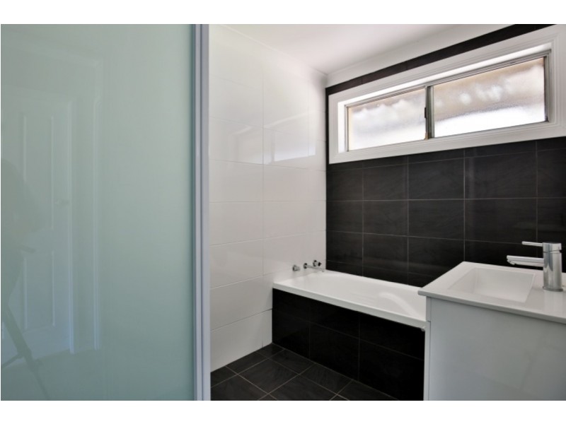 25 PAGE AVENUE, North Nowra NSW 2541