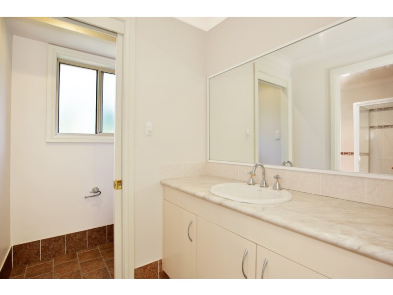 7/64 Brinawarr St, Bomaderry NSW 2541