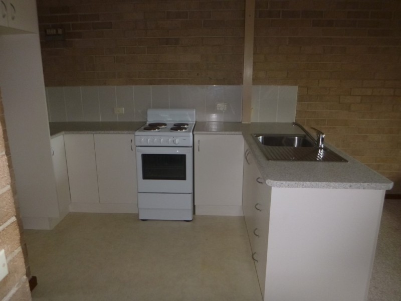 5 4 BURR AVENUE, Nowra NSW 2541