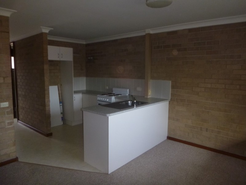 5 4 BURR AVENUE, Nowra NSW 2541