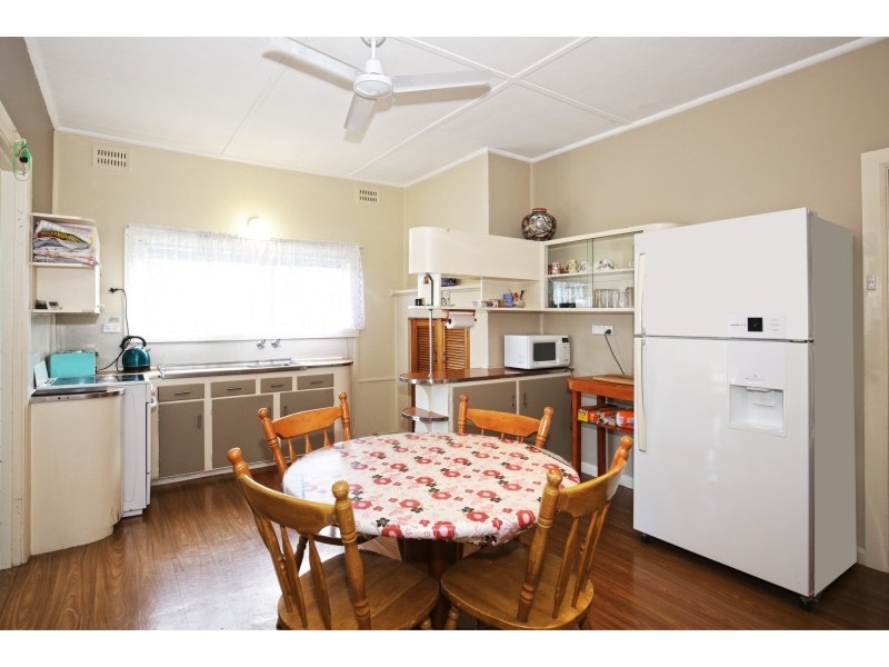 435 Princes Highway, Bomaderry NSW 2541