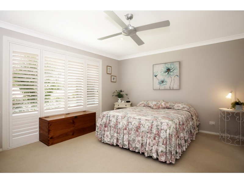 60 Emerald Drive, Meroo Meadow NSW 2540