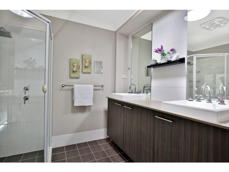 60 Emerald Drive, Meroo Meadow NSW 2540