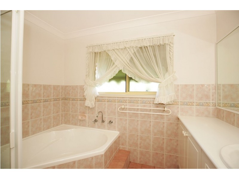 64 YURUNGA DRIVE, North Nowra NSW 2541