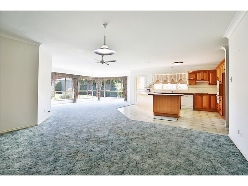 64 YURUNGA DRIVE, North Nowra NSW 2541