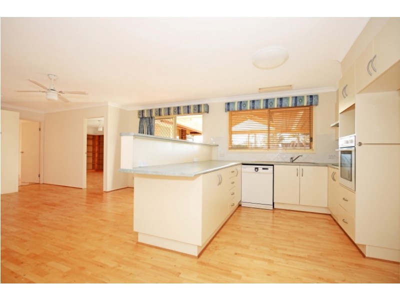 15 HOLLINGSWORTH CRESCENT, Callala Bay NSW 2540