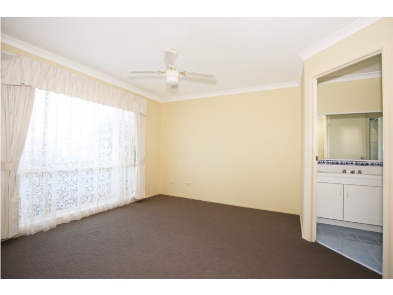 15 HOLLINGSWORTH CRESCENT, Callala Bay NSW 2540