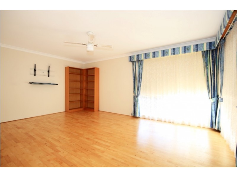 15 HOLLINGSWORTH CRESCENT, Callala Bay NSW 2540