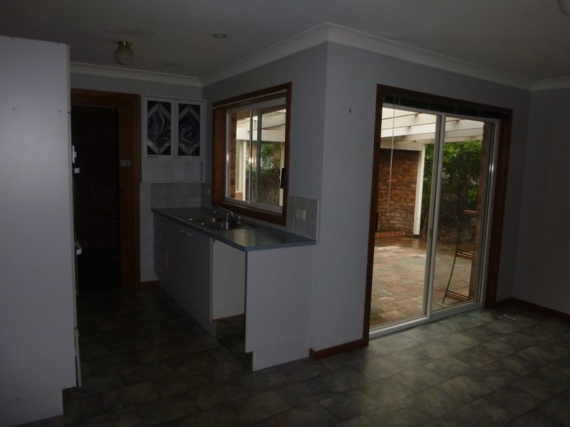 112 HILLCREST AVENUE, South Nowra NSW 2541