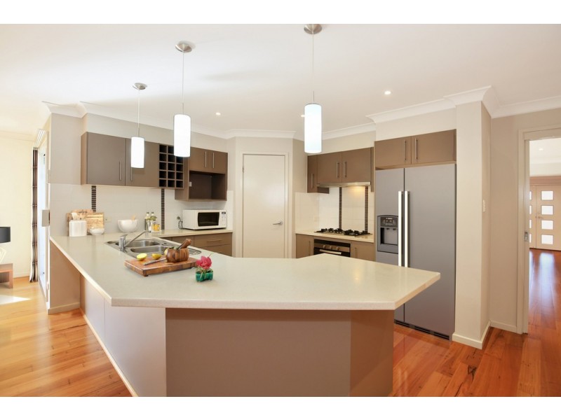 70 Emerald Drive, Meroo Meadow NSW 2540