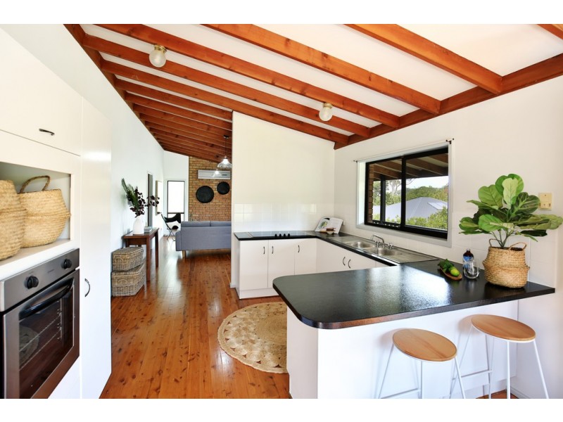 16 Windsor Drive, Berry NSW 2535