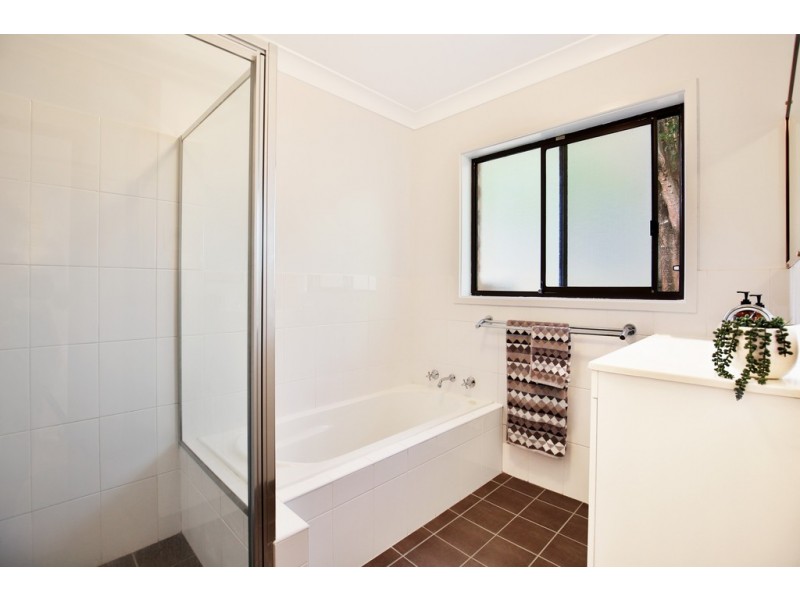 16 Windsor Drive, Berry NSW 2535