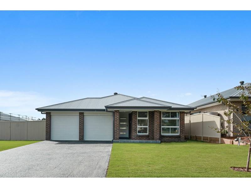 18 Evergreen Place, South Nowra NSW 2541