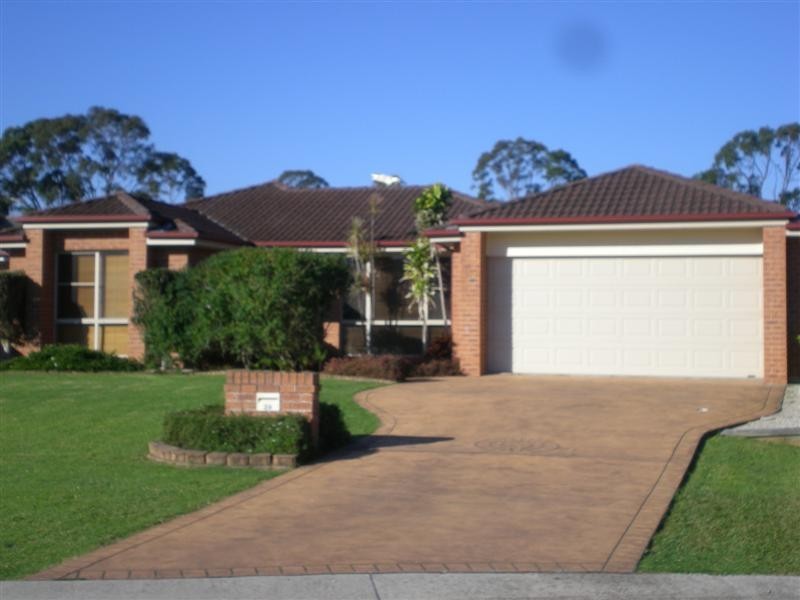 24 LIGHTWOOD DRIVE, West Nowra NSW 2541