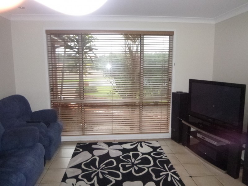 24 LIGHTWOOD DRIVE, West Nowra NSW 2541