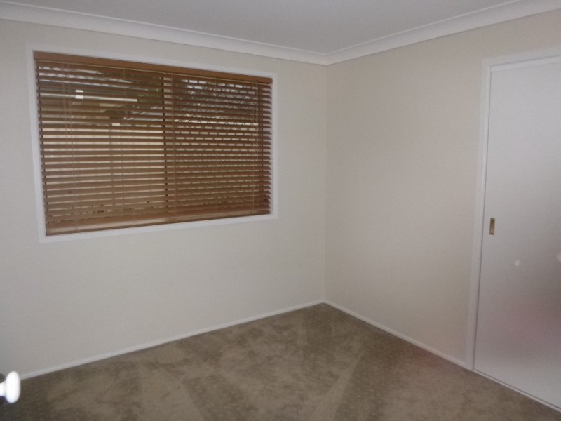 24 LIGHTWOOD DRIVE, West Nowra NSW 2541