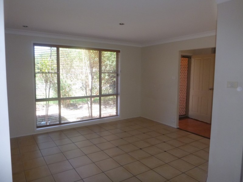 24 LIGHTWOOD DRIVE, West Nowra NSW 2541