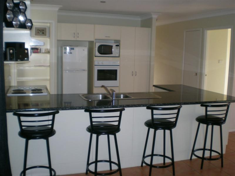 24 LIGHTWOOD DRIVE, West Nowra NSW 2541