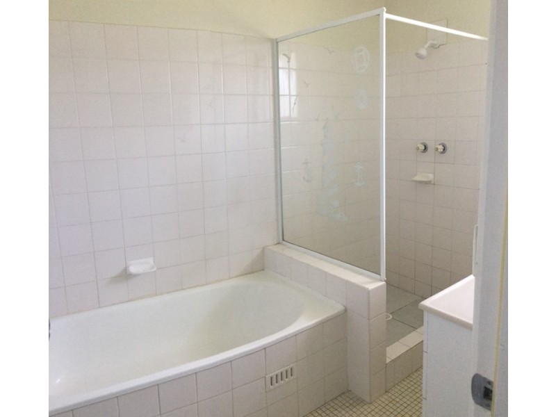 2 Alfred Street, Bomaderry NSW 2541