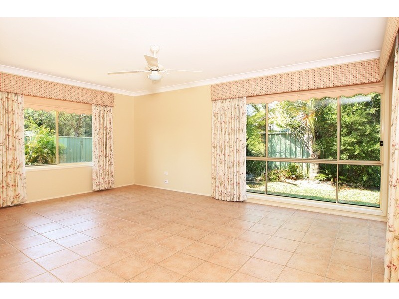 129 Scott Street, Shoalhaven Heads NSW 2535