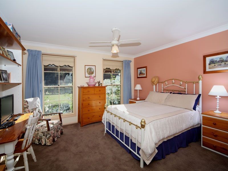 34 Tartarian Crescent, Bomaderry NSW 2541