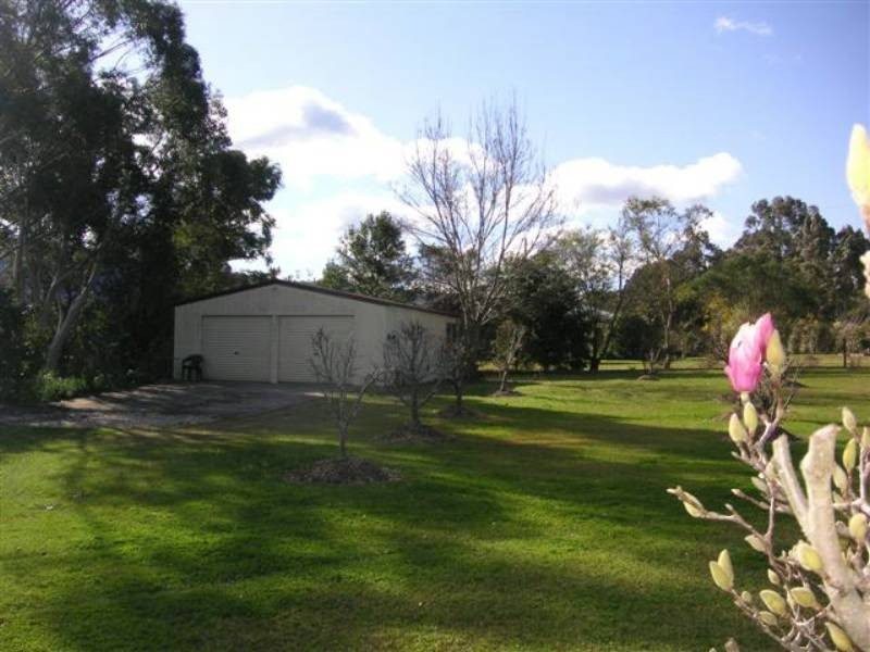 20 Tartarian Crescent, Bomaderry NSW 2541