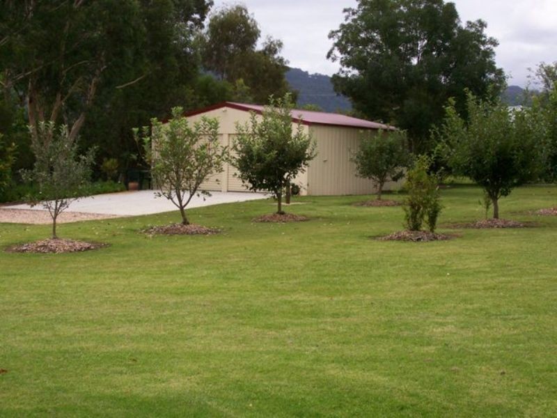 20 Tartarian Crescent, Bomaderry NSW 2541