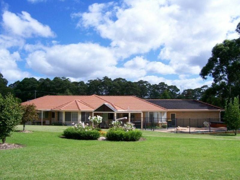 20 Tartarian Crescent, Bomaderry NSW 2541