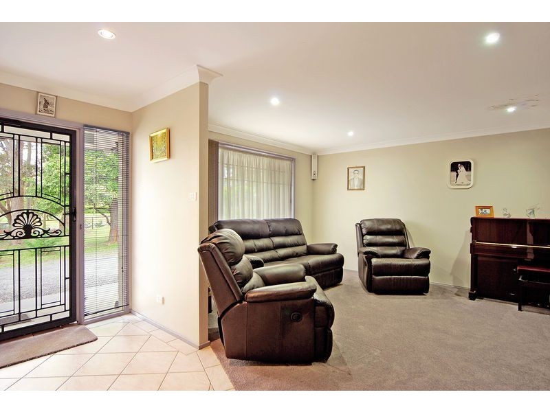 1 Tartarian Crescent, Bomaderry NSW 2541