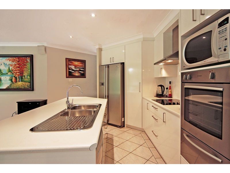 1 Tartarian Crescent, Bomaderry NSW 2541