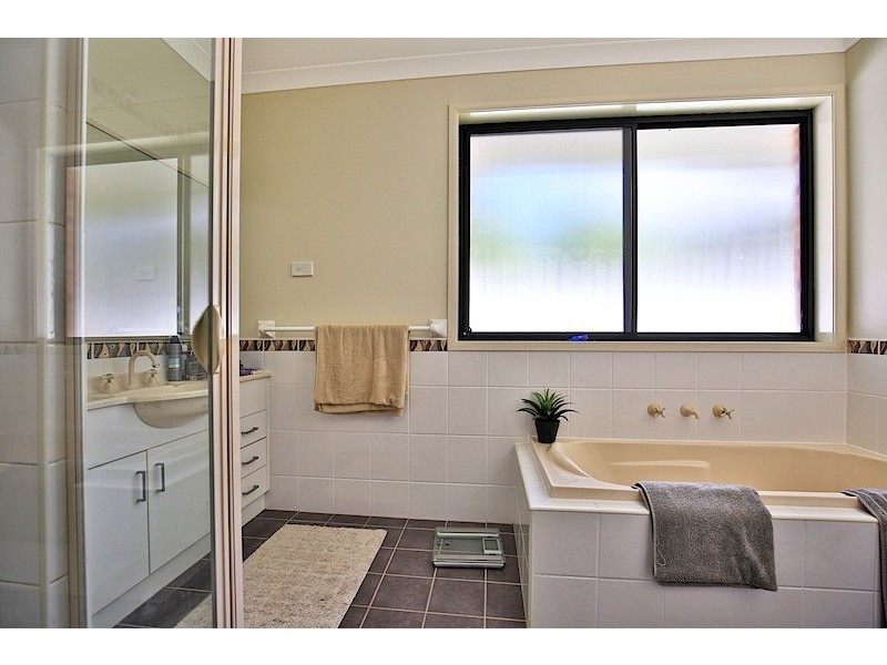 34 Coconut Drive, North Nowra NSW 2541