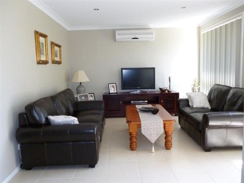 45 Yeovil Drive, Bomaderry NSW 2541