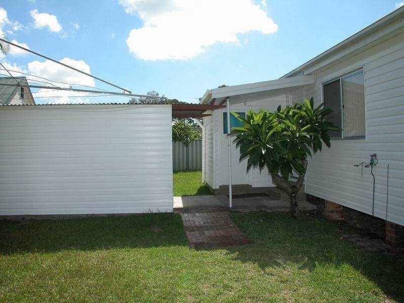 43 River Road, Shoalhaven Heads NSW 2535