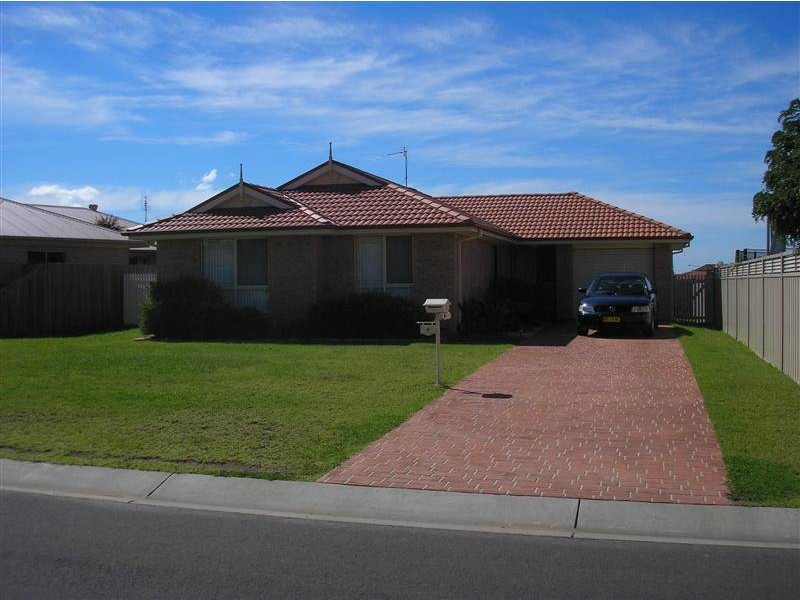 9 Eucalyptus Ave, Worrigee NSW 2540