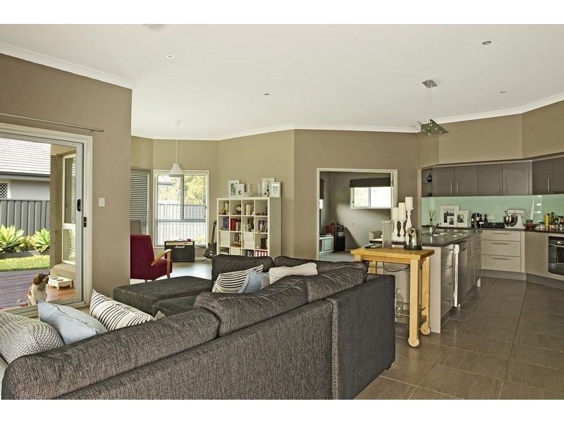 45 Emerald Drive, Meroo Meadow NSW 2540