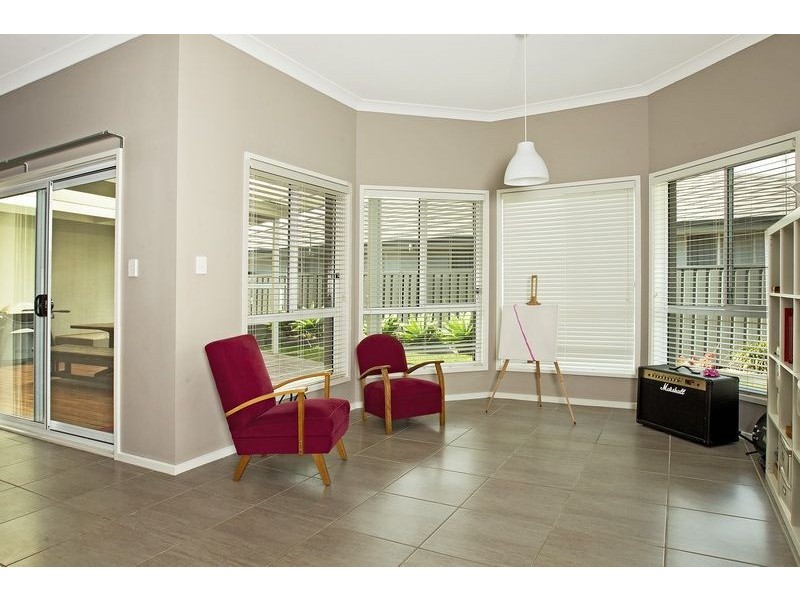 45 Emerald Drive, Meroo Meadow NSW 2540