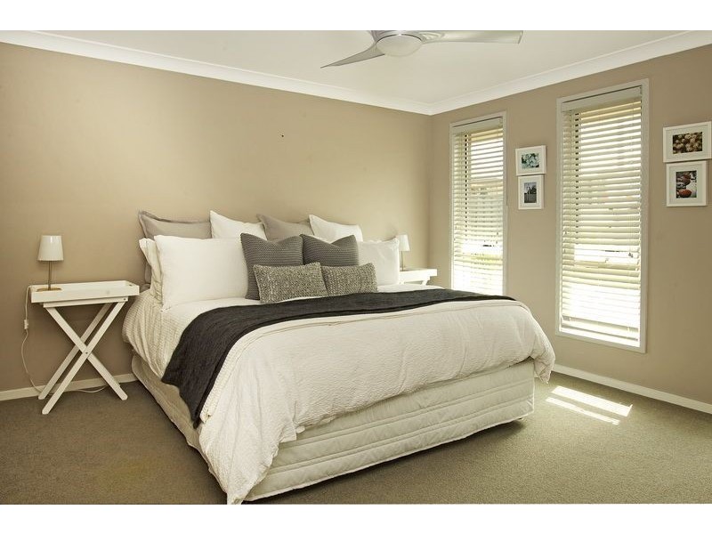 45 Emerald Drive, Meroo Meadow NSW 2540