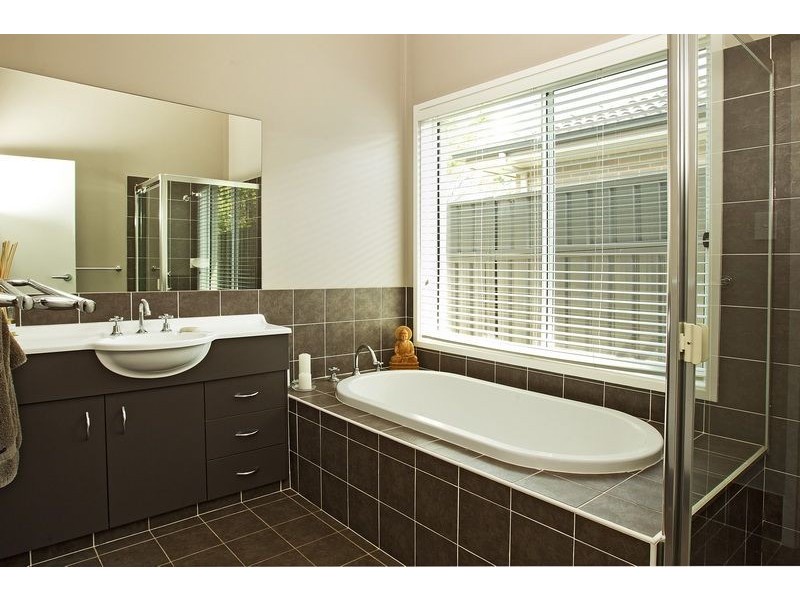 45 Emerald Drive, Meroo Meadow NSW 2540