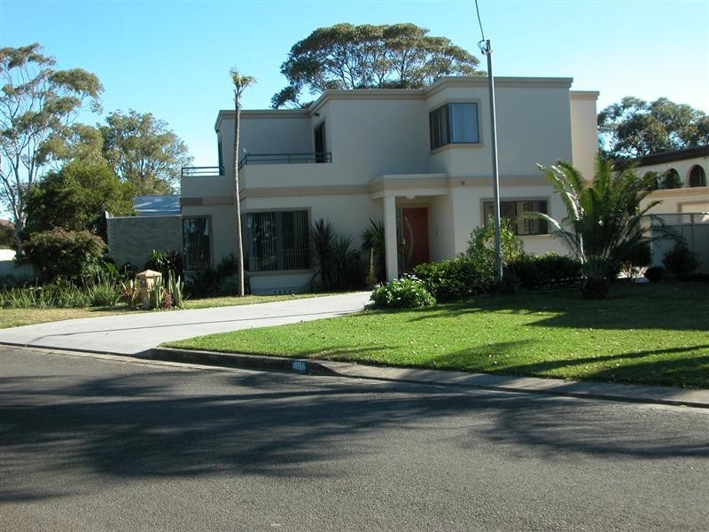 49 River Road, Shoalhaven Heads NSW 2535