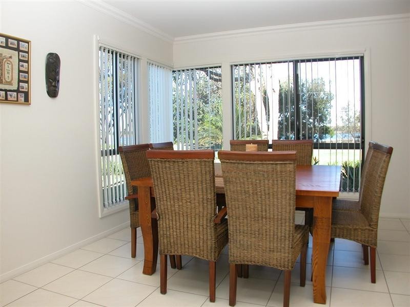 49 River Road, Shoalhaven Heads NSW 2535