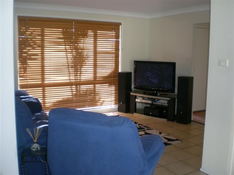 24 Lightwood Place, West Nowra NSW 2541