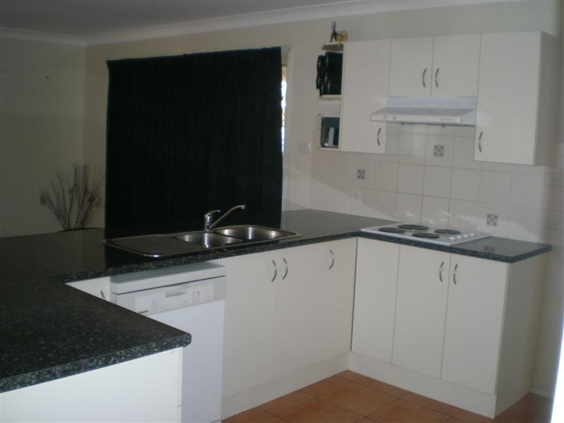 24 Lightwood Place, West Nowra NSW 2541