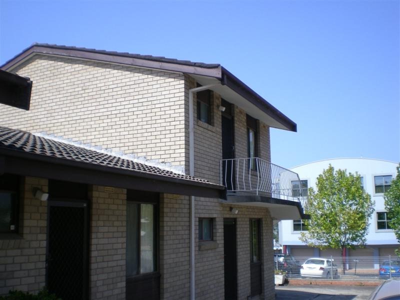 Unit 5/4 Burr, Nowra NSW 2541