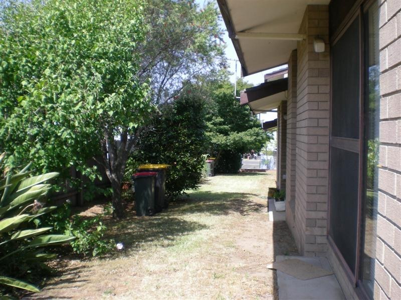Unit 5/4 Burr, Nowra NSW 2541