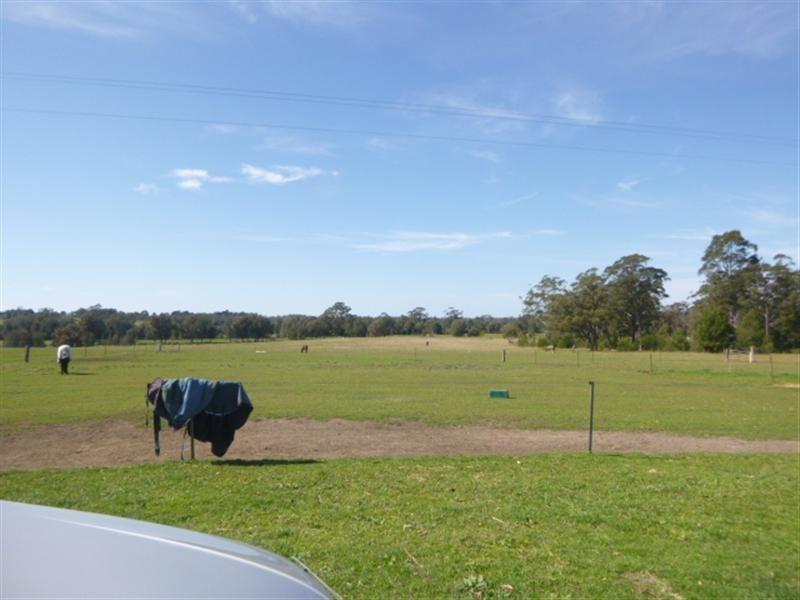 805A Falls Road, Falls Creek NSW 2540