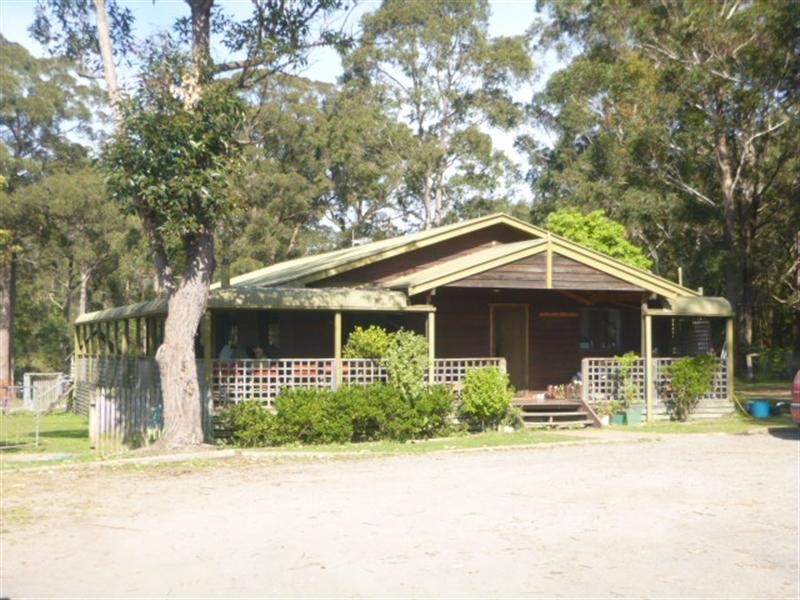 805A Falls Road, Falls Creek NSW 2540